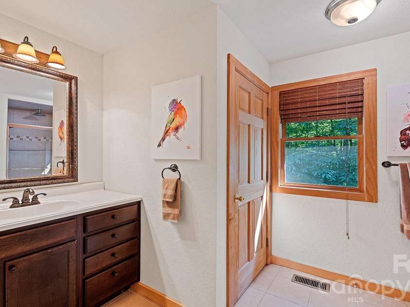 616 Appaloosa Trail, Waynesville, NC 28785.  MLS# CAR4356545, YatesRealty ID 11635. Primary Bath, Upper Level
