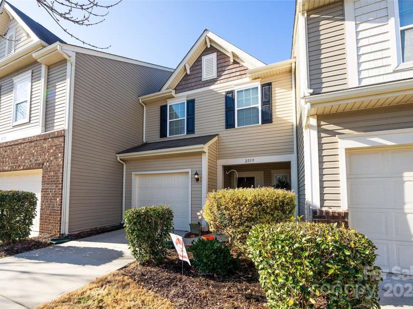 2519 Early Flight Drive, Charlotte, NC 28262.  MLS# CAR4217909, YatesRealty ID 11636. 