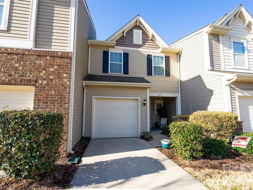 2519 Early Flight Drive, Charlotte, NC 28262.  MLS# CAR4217909, YatesRealty ID 11636. 