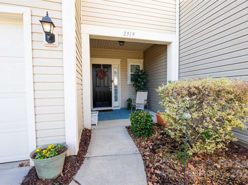 2519 Early Flight Drive, Charlotte, NC 28262.  MLS# CAR4217909, YatesRealty ID 11636. 