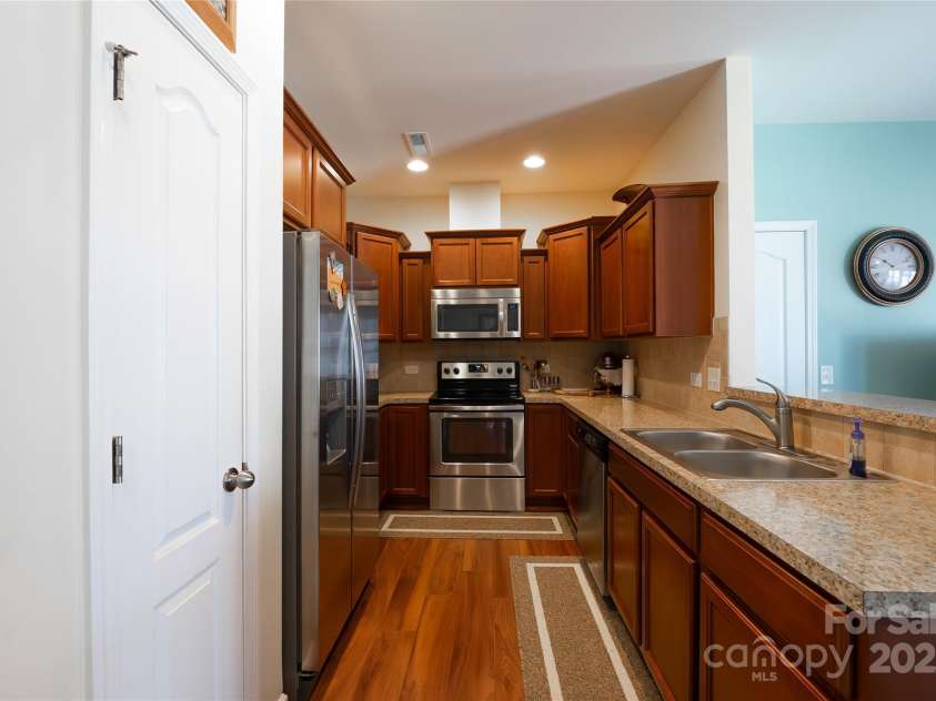 2519 Early Flight Drive, Charlotte, NC 28262.  MLS# CAR4217909, YatesRealty ID 11636. 