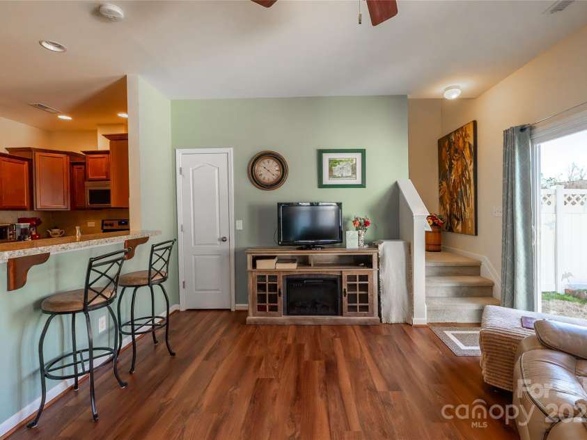 2519 Early Flight Drive, Charlotte, NC 28262.  MLS# CAR4217909, YatesRealty ID 11636. 