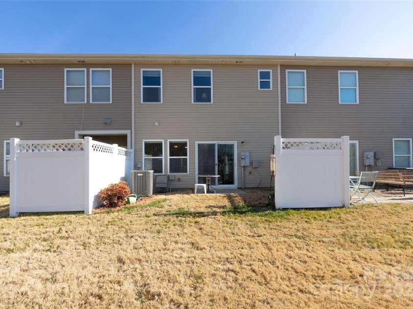 2519 Early Flight Drive, Charlotte, NC 28262.  MLS# CAR4217909, YatesRealty ID 11636. 