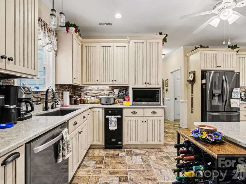 5123 Beckenham Lane, Concord, NC 28025.  MLS# CAR4355969, YatesRealty ID 11636. 