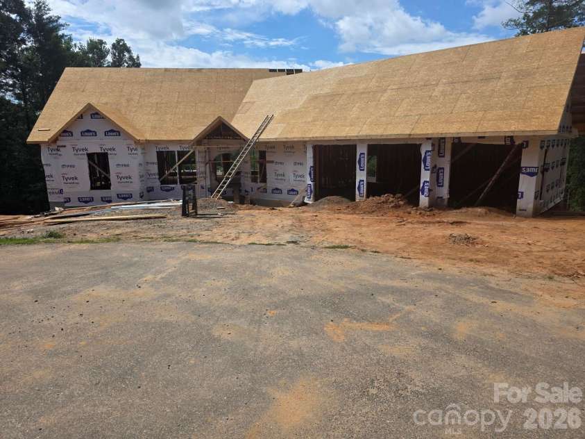 2127 Robert Drive, Morganton, NC 28655.  MLS# CAR4348821, YatesRealty ID 11638. 