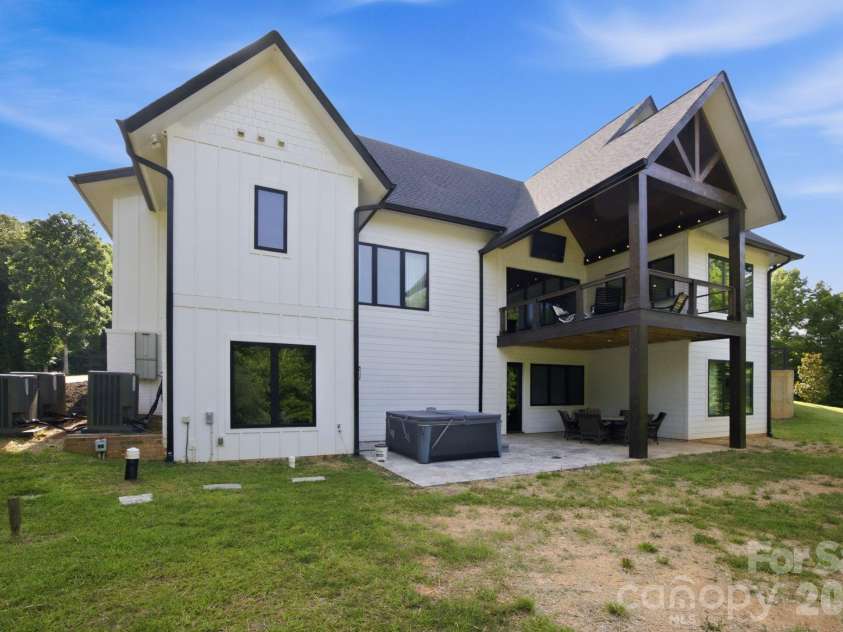 6207 Victory Pass Lane, Waxhaw, NC 28173.  MLS# CAR4398111, YatesRealty ID 11639. 