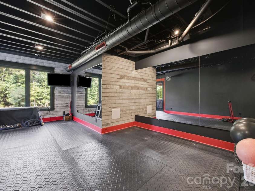 6207 Victory Pass Lane, Waxhaw, NC 28173.  MLS# CAR4398111, YatesRealty ID 11639. Exercise Room