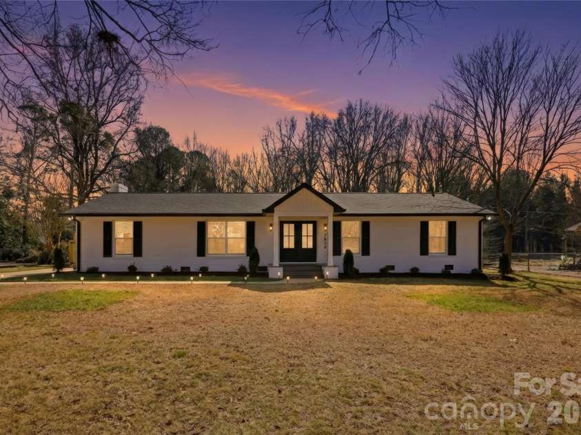 7834 Rainbow Drive, Charlotte, NC 28227.  MLS# CAR4346214, YatesRealty ID 11639. 