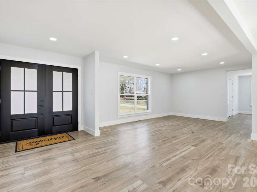 7834 Rainbow Drive, Charlotte, NC 28227.  MLS# CAR4346214, YatesRealty ID 11639. 