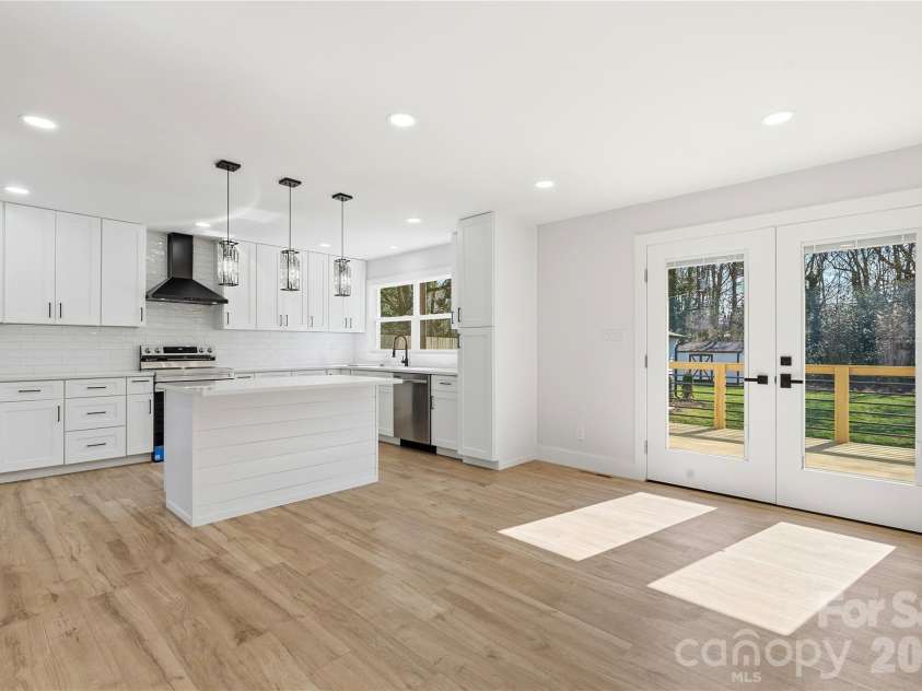 7834 Rainbow Drive, Charlotte, NC 28227.  MLS# CAR4346214, YatesRealty ID 11639. 