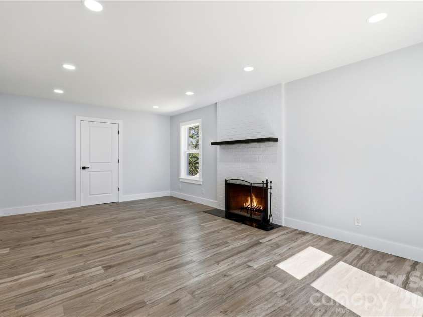 7834 Rainbow Drive, Charlotte, NC 28227.  MLS# CAR4346214, YatesRealty ID 11639. 