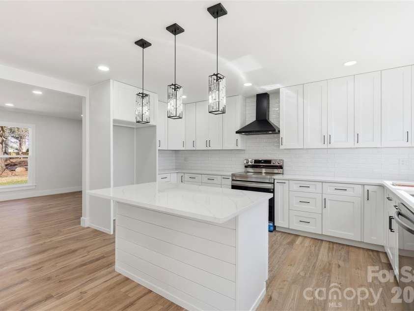 7834 Rainbow Drive, Charlotte, NC 28227.  MLS# CAR4346214, YatesRealty ID 11639. 