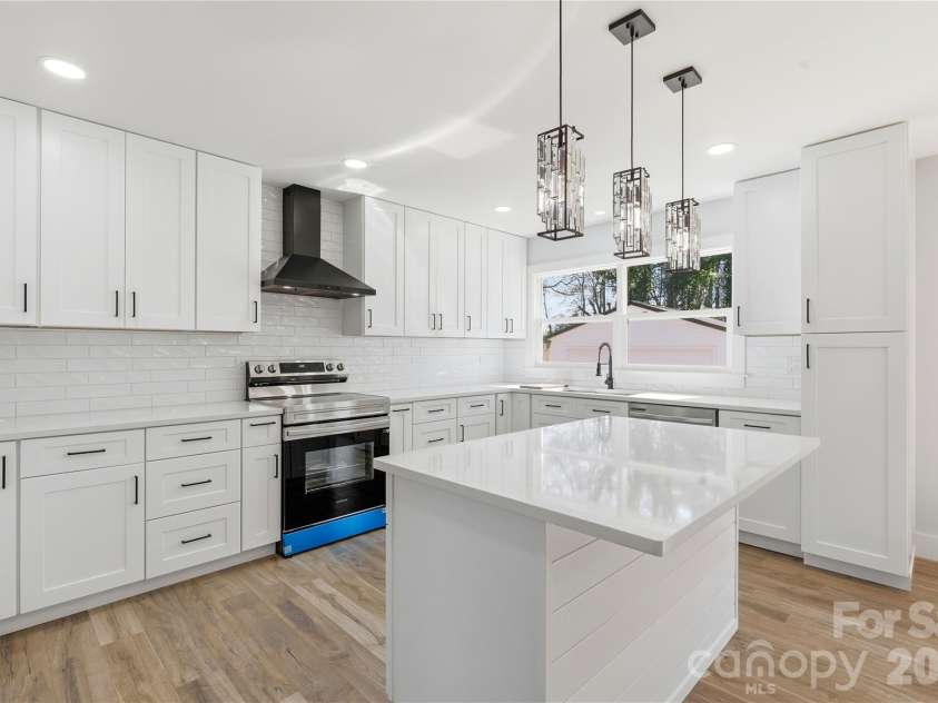 7834 Rainbow Drive, Charlotte, NC 28227.  MLS# CAR4346214, YatesRealty ID 11639. 