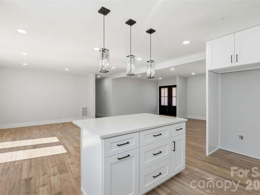 7834 Rainbow Drive, Charlotte, NC 28227.  MLS# CAR4346214, YatesRealty ID 11639. 