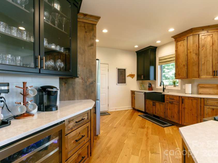 410 Springhouse Drive, Burnsville, NC 28714.  MLS# CAR4178443, YatesRealty ID 1164. 