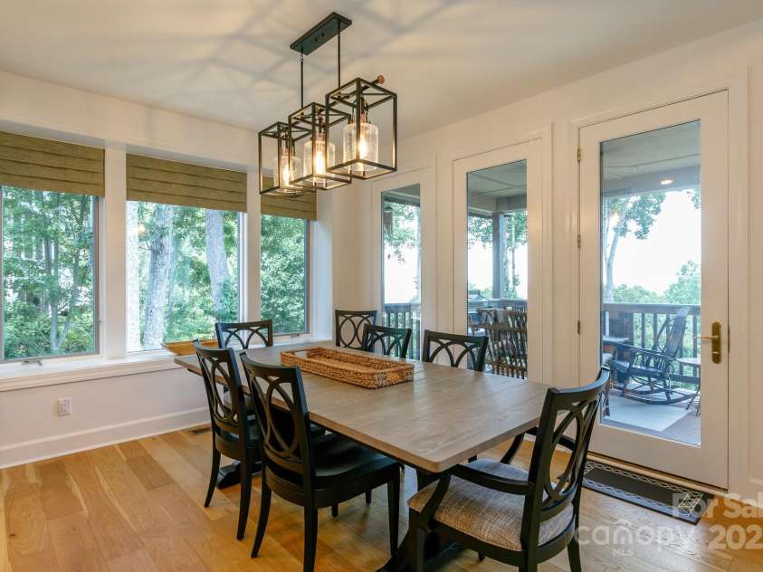 410 Springhouse Drive, Burnsville, NC 28714.  MLS# CAR4178443, YatesRealty ID 1164. 