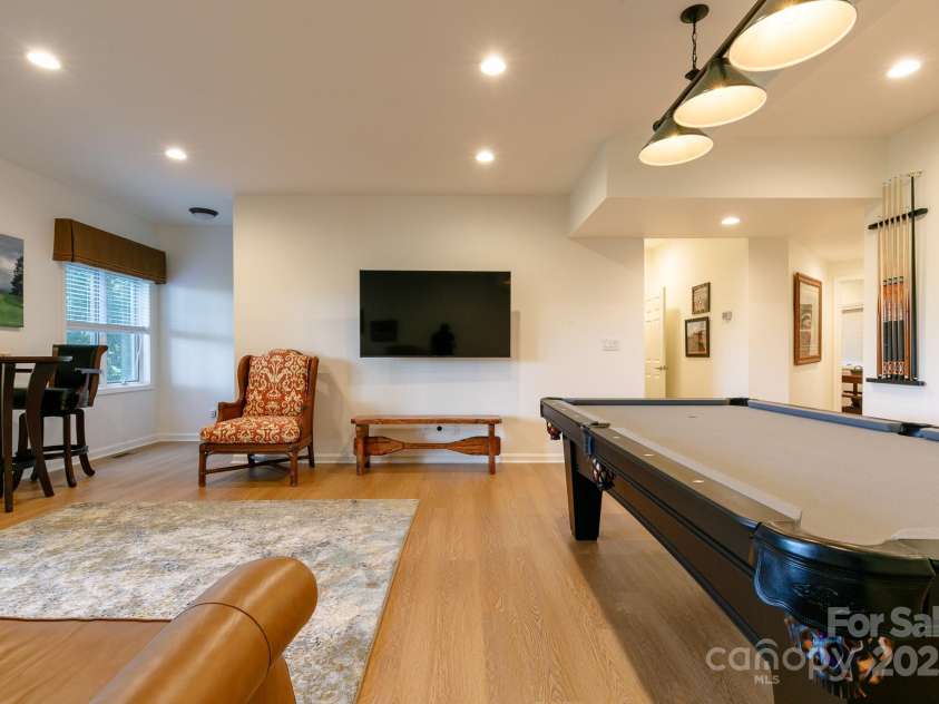 410 Springhouse Drive, Burnsville, NC 28714.  MLS# CAR4178443, YatesRealty ID 1164. 