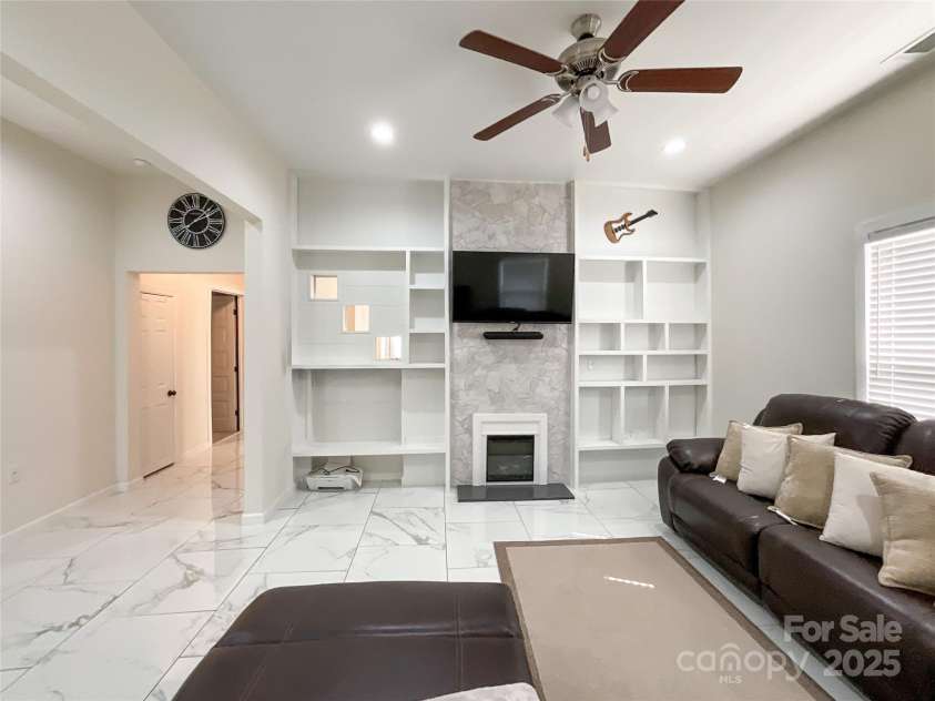 101 Loya Street, Mount Holly, NC 28120.  MLS# CAR4231498, YatesRealty ID 11641. 