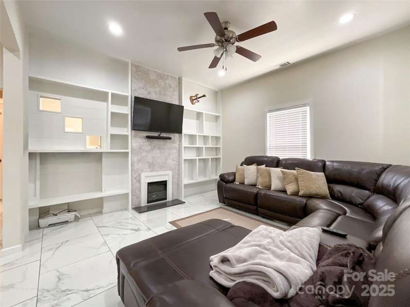 101 Loya Street, Mount Holly, NC 28120.  MLS# CAR4231498, YatesRealty ID 11641. 