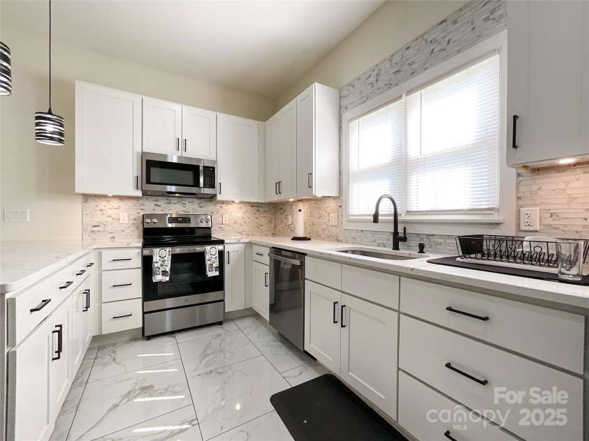 101 Loya Street, Mount Holly, NC 28120.  MLS# CAR4231498, YatesRealty ID 11641. 