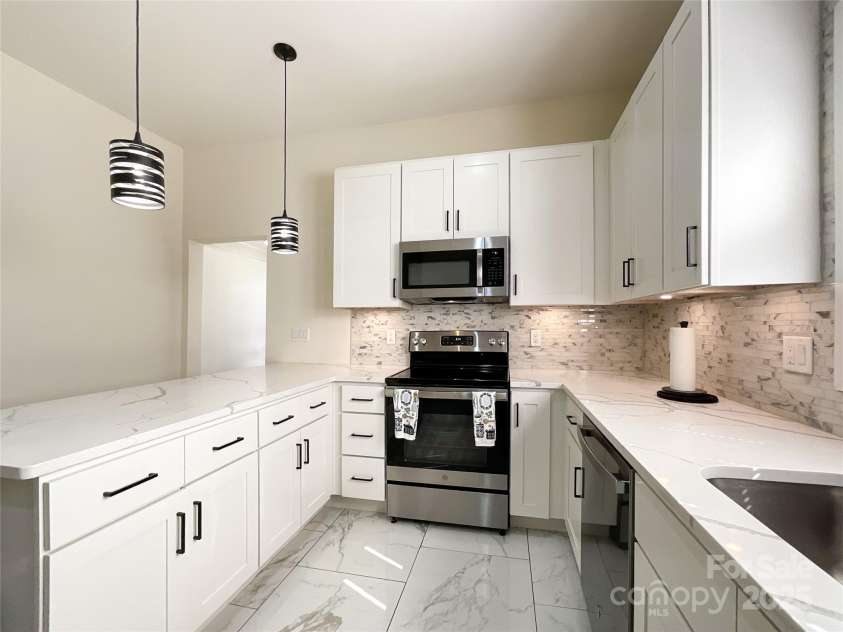 101 Loya Street, Mount Holly, NC 28120.  MLS# CAR4231498, YatesRealty ID 11641. 