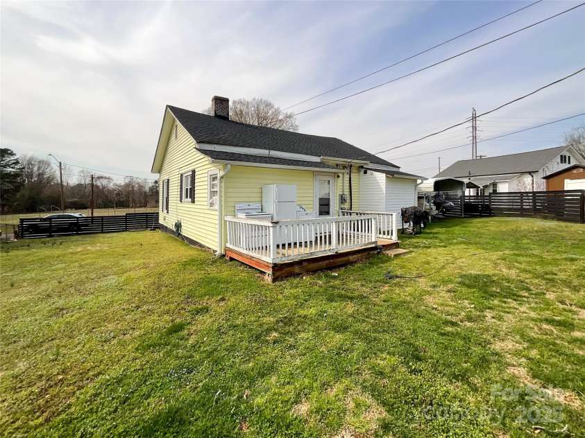 101 Loya Street, Mount Holly, NC 28120.  MLS# CAR4231498, YatesRealty ID 11641. 