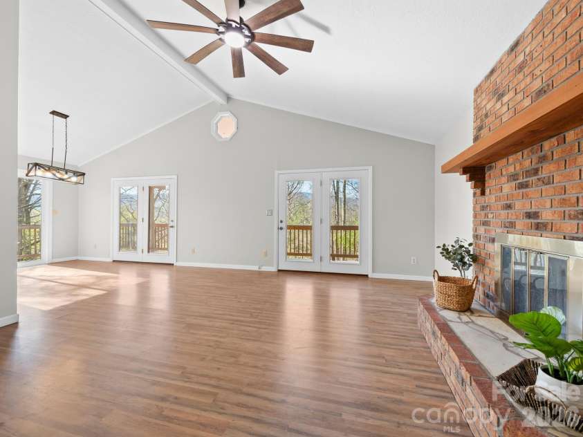 331 River Ridge Drive, Burnsville, NC 28714.  MLS# CAR4346818, YatesRealty ID 11641. 