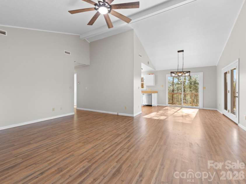 331 River Ridge Drive, Burnsville, NC 28714.  MLS# CAR4346818, YatesRealty ID 11641. 