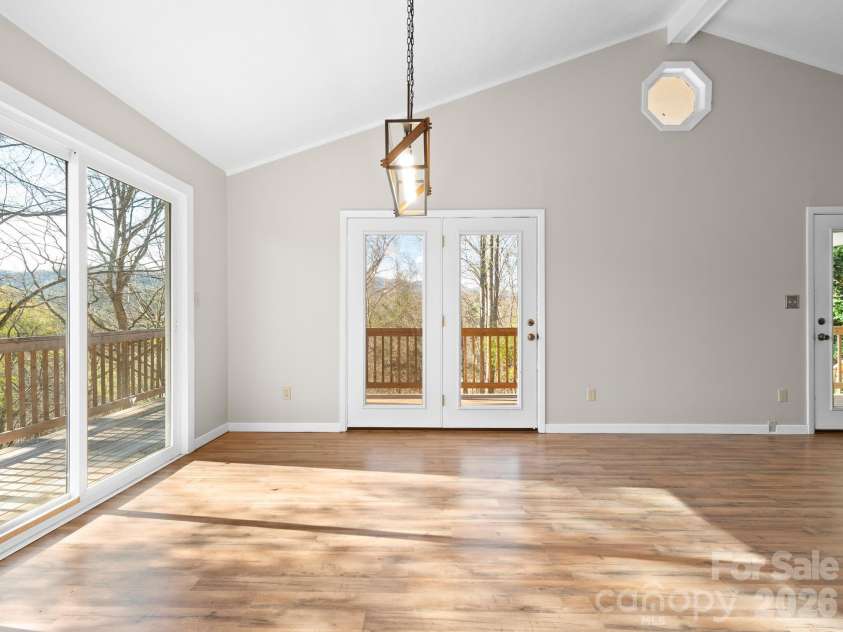 331 River Ridge Drive, Burnsville, NC 28714.  MLS# CAR4346818, YatesRealty ID 11641. 