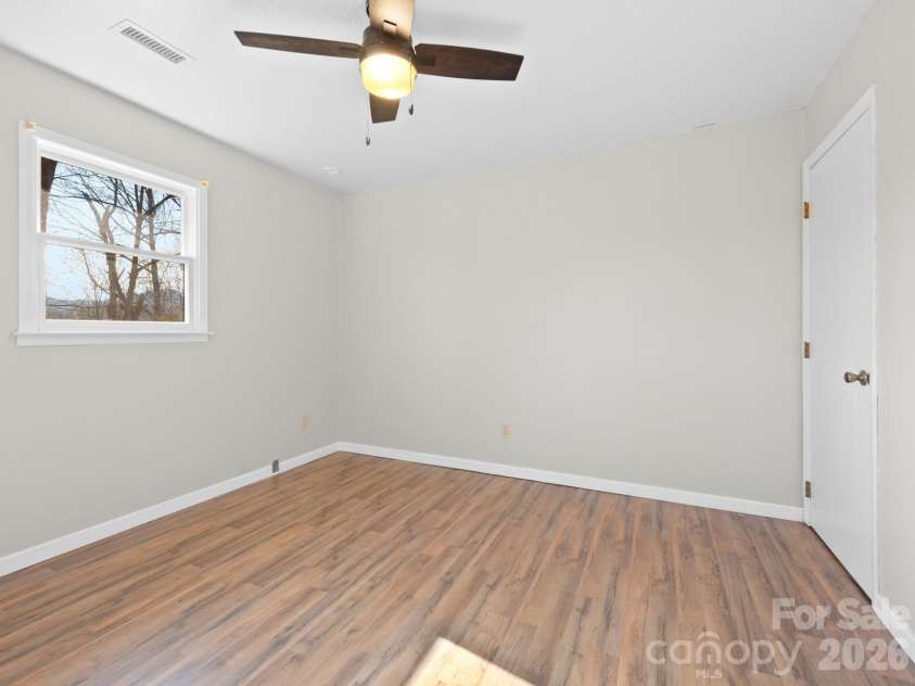 331 River Ridge Drive, Burnsville, NC 28714.  MLS# CAR4346818, YatesRealty ID 11641. 