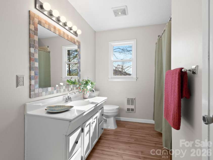 331 River Ridge Drive, Burnsville, NC 28714.  MLS# CAR4346818, YatesRealty ID 11641. 