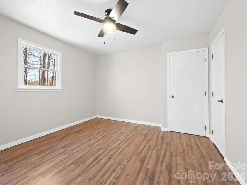 331 River Ridge Drive, Burnsville, NC 28714.  MLS# CAR4346818, YatesRealty ID 11641. 