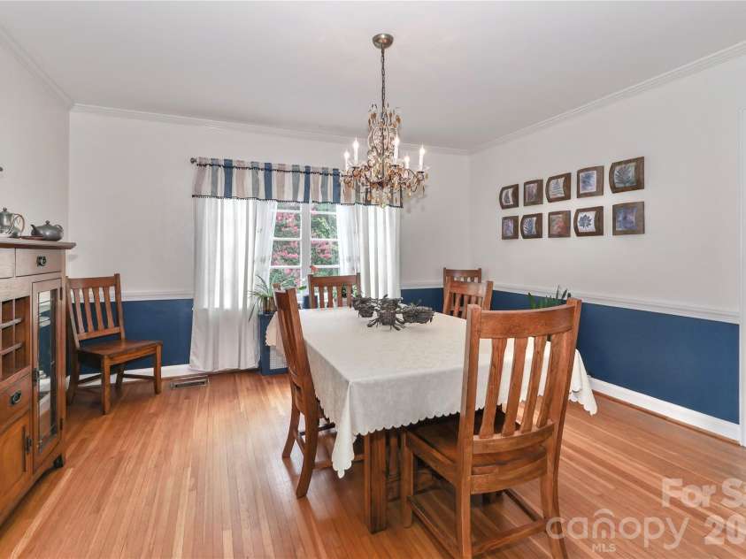 532 Margaret Drive, Statesville, NC 28677.  MLS# CAR4360307, YatesRealty ID 11642. 