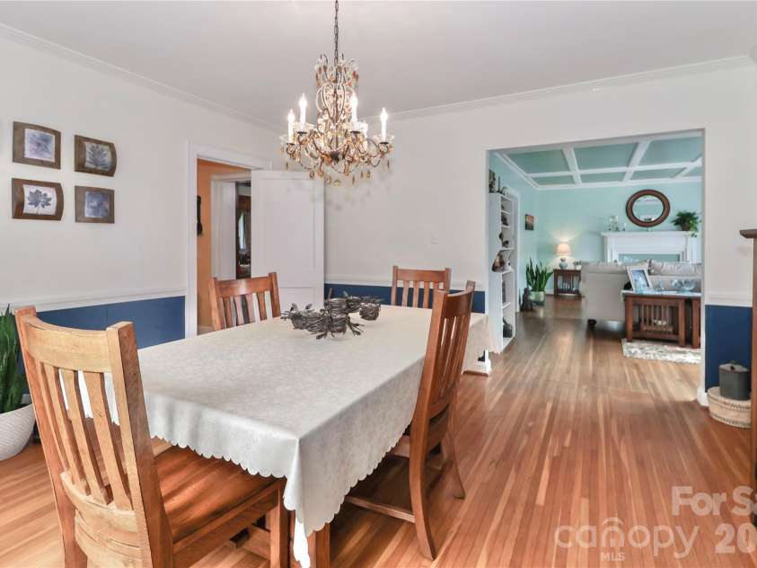 532 Margaret Drive, Statesville, NC 28677.  MLS# CAR4360307, YatesRealty ID 11642. 