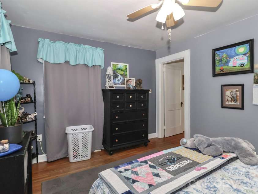 532 Margaret Drive, Statesville, NC 28677.  MLS# CAR4360307, YatesRealty ID 11642. 