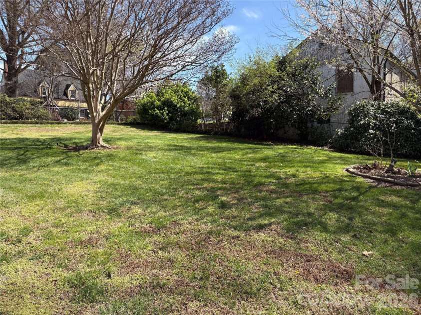 532 Margaret Drive, Statesville, NC 28677.  MLS# CAR4360307, YatesRealty ID 11642. 