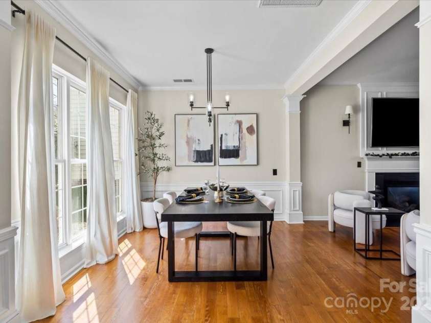 6645 Allness Glen Lane, Charlotte, NC 28269.  MLS# CAR4239927, YatesRealty ID 11642. 