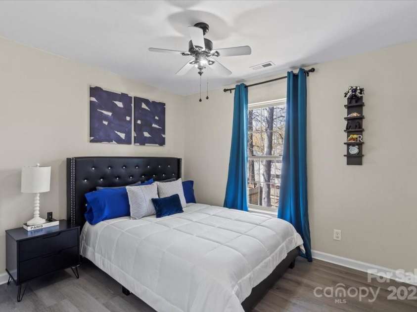 6645 Allness Glen Lane, Charlotte, NC 28269.  MLS# CAR4239927, YatesRealty ID 11642. 