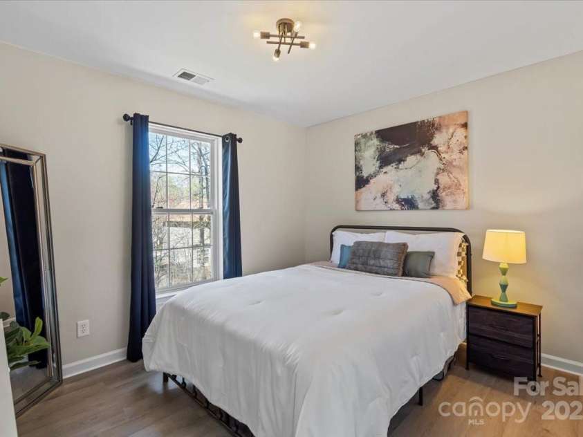 6645 Allness Glen Lane, Charlotte, NC 28269.  MLS# CAR4239927, YatesRealty ID 11642. 