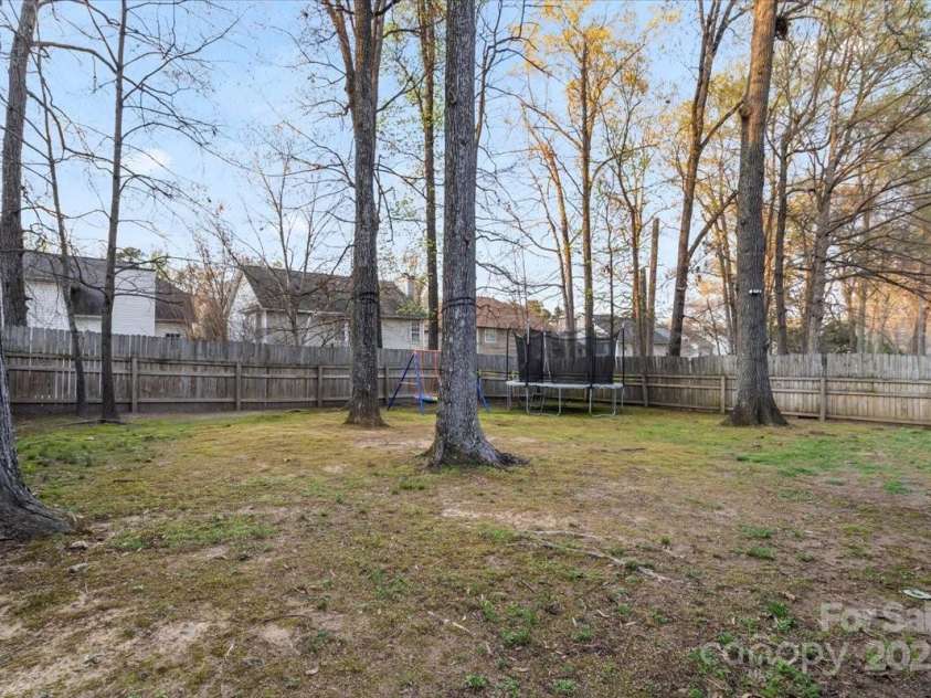 6645 Allness Glen Lane, Charlotte, NC 28269.  MLS# CAR4239927, YatesRealty ID 11642. 