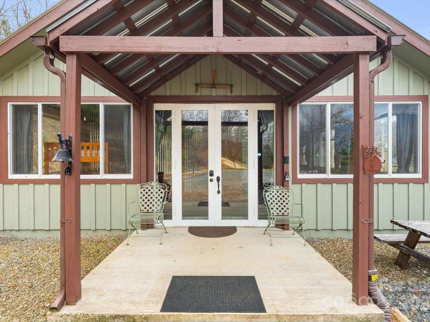 11381 State Hwy 80 N Highway, Burnsville, NC 28714.  MLS# CAR4249887, YatesRealty ID 11644. 