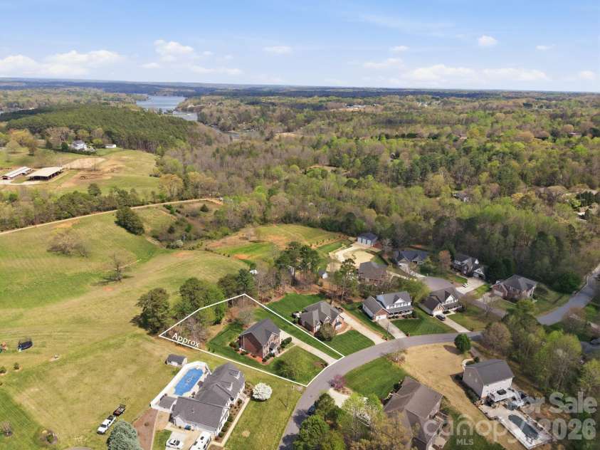 1951 46th Avenue Drive, Hickory, NC 28601.  MLS# CAR4365300, YatesRealty ID 11645. 
