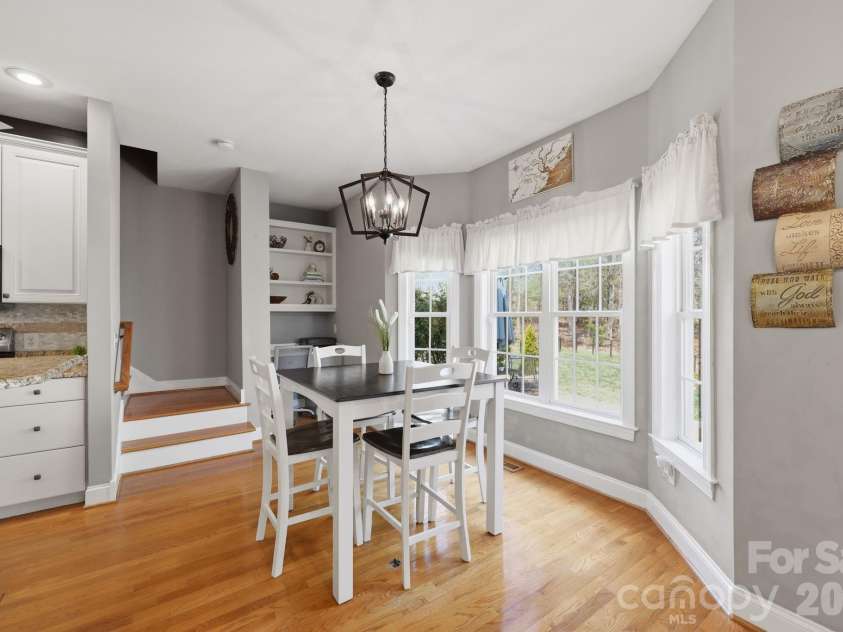 1951 46th Avenue Drive, Hickory, NC 28601.  MLS# CAR4365300, YatesRealty ID 11645. 