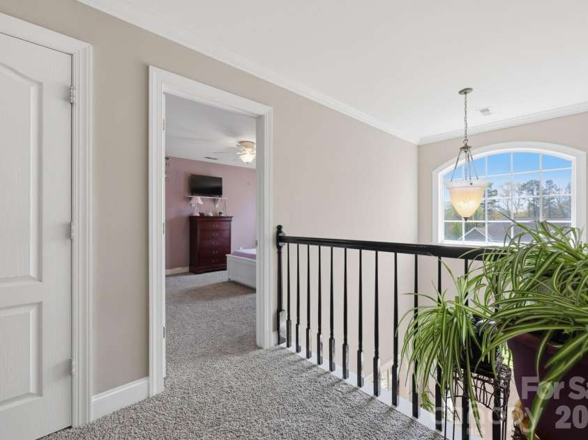 1951 46th Avenue Drive, Hickory, NC 28601.  MLS# CAR4365300, YatesRealty ID 11645. 