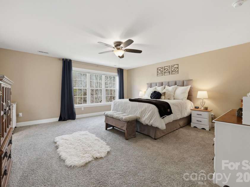 1951 46th Avenue Drive, Hickory, NC 28601.  MLS# CAR4365300, YatesRealty ID 11645. 
