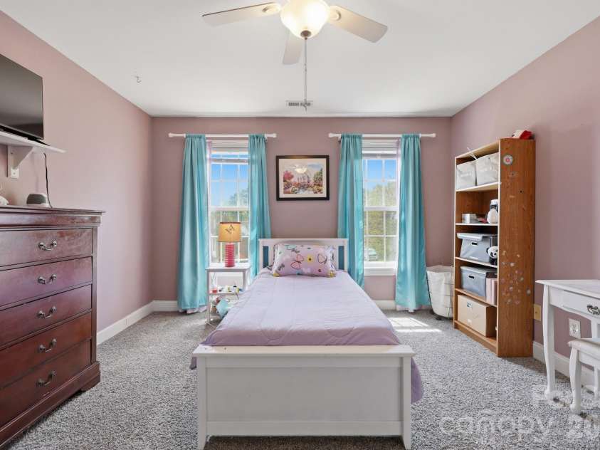 1951 46th Avenue Drive, Hickory, NC 28601.  MLS# CAR4365300, YatesRealty ID 11645. 