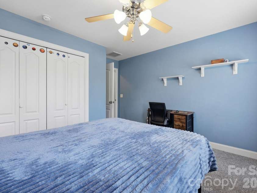 1951 46th Avenue Drive, Hickory, NC 28601.  MLS# CAR4365300, YatesRealty ID 11645. 