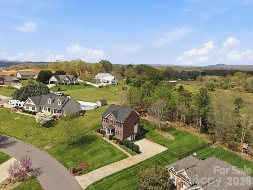 1951 46th Avenue Drive, Hickory, NC 28601.  MLS# CAR4365300, YatesRealty ID 11645. 