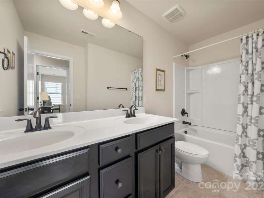 199 Blossom Ridge Drive, Mooresville, NC 28117.  MLS# CAR4251976, YatesRealty ID 11645. 