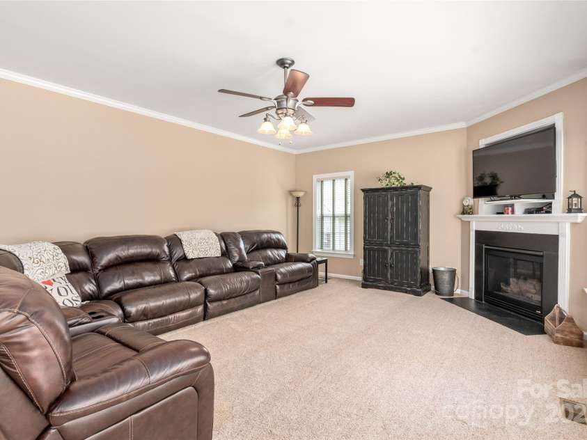 100 Oakwood Meadow Drive, Mooresville, NC 28115.  MLS# CAR4254955, YatesRealty ID 11646. 